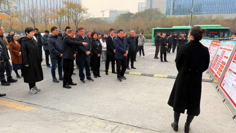 1979552099492298752.jpg 04122733xj2y.jpg