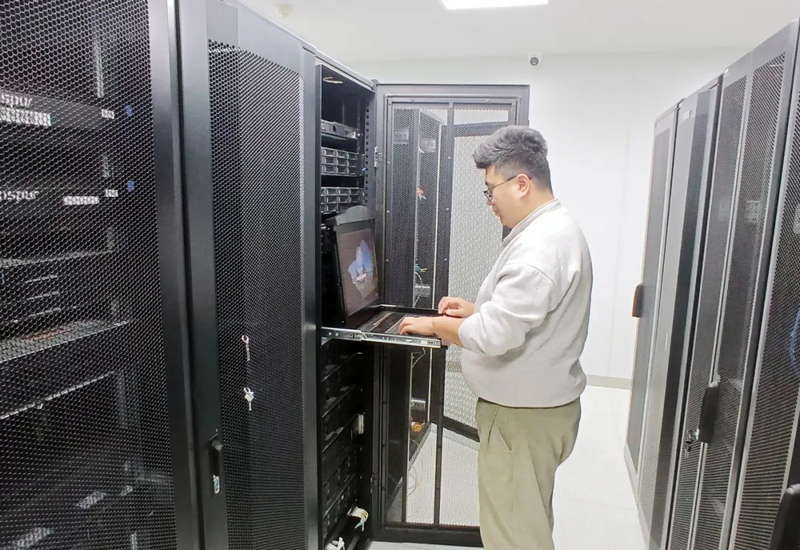 1979562297103613952.jpg 13171911g82f.jpg