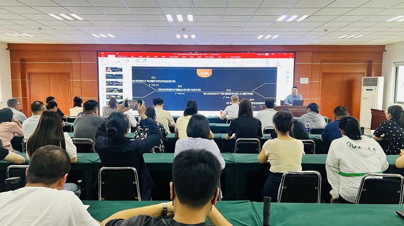 1979583737832013824.jpg 08175035dm5l.jpg