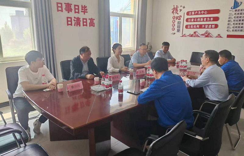 1979755541989093376.jpg 24134350ldhy.jpg